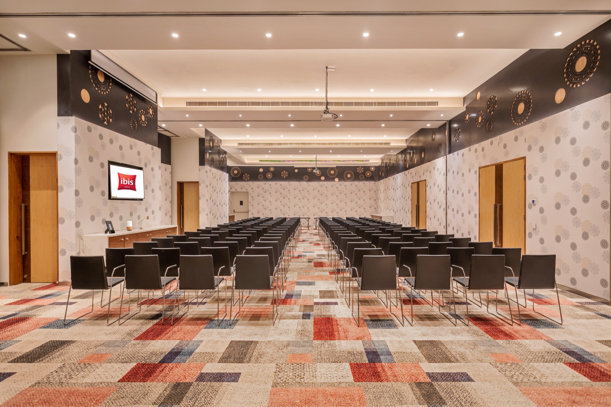 IBIS KOLKATA — still 19