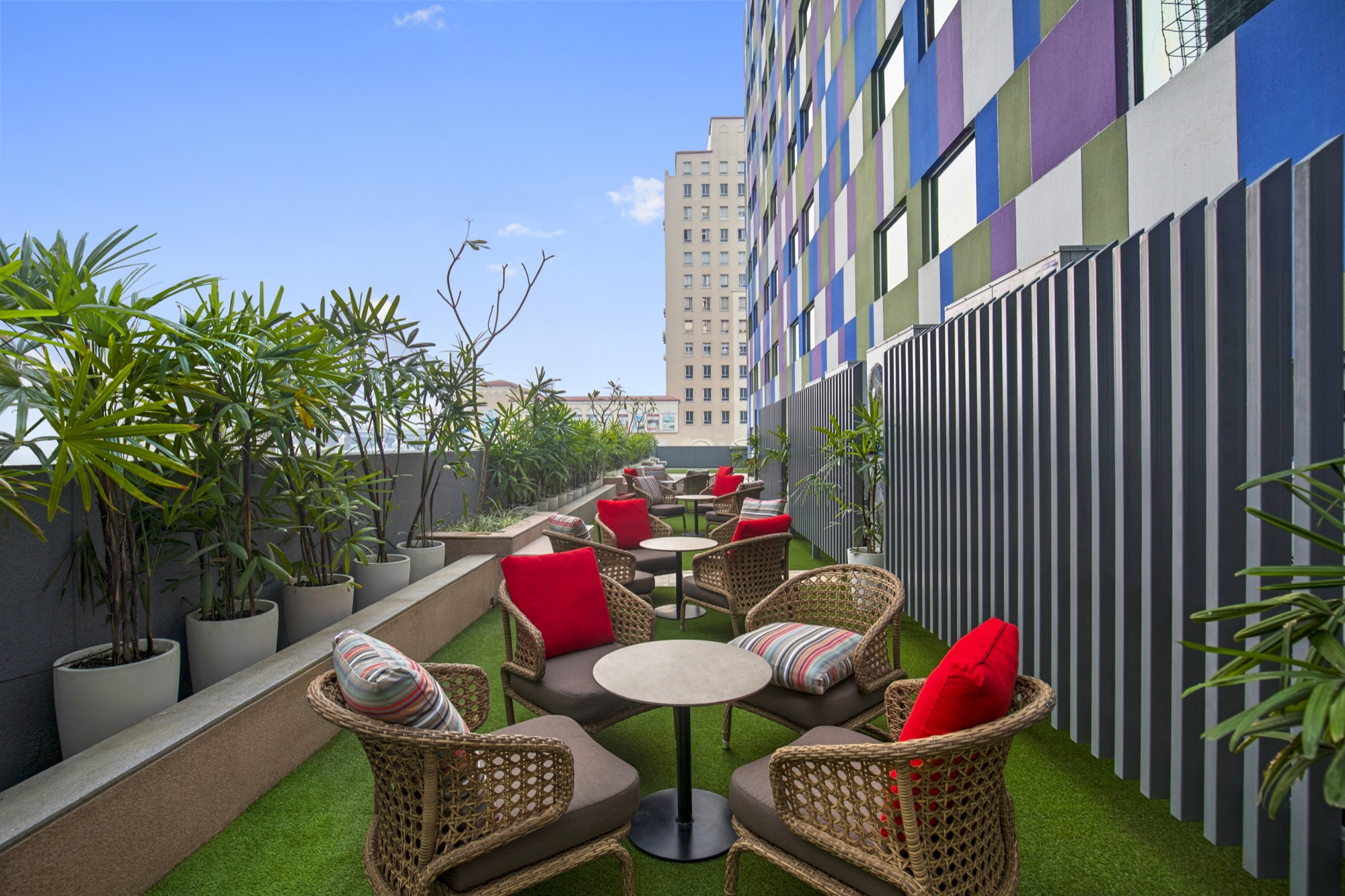 IBIS KOLKATA — still 4